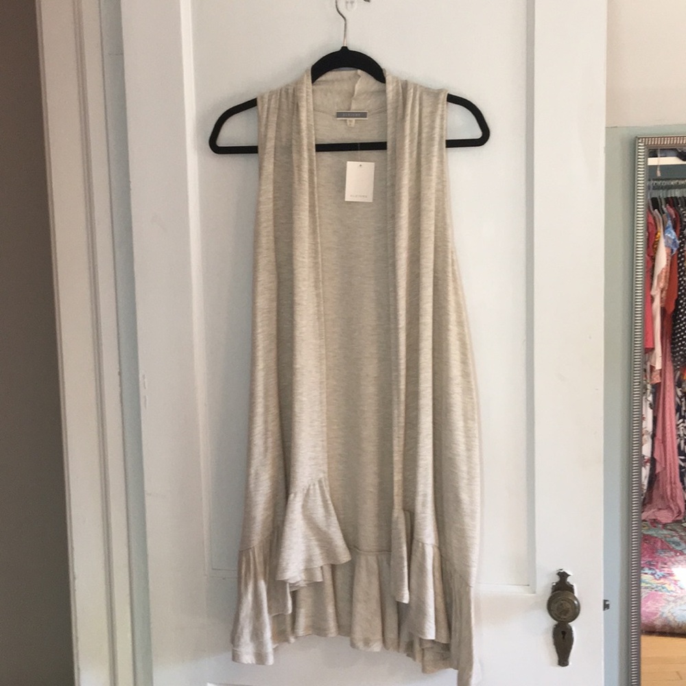 NWT sleeveless Top